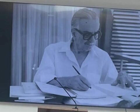 Στέφανος Ληναίος: Στο αποτεφρωτήριο Ριτσώνας