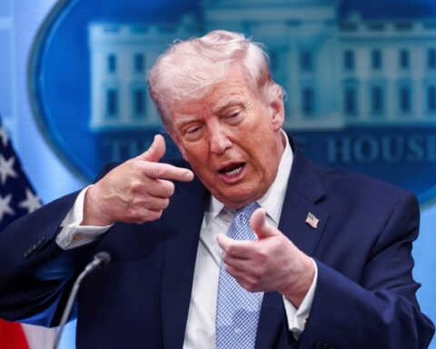 Νέα επίθεση Τραμπ