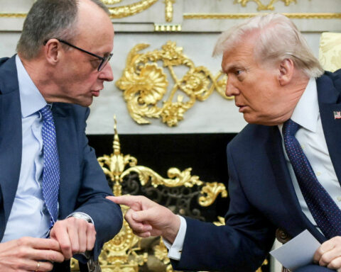 Νέα επίθεση Τραμπ σε Μερτς