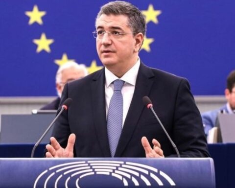 Τζιτζικώστας: Οι ακυρώσεις πτήσεων