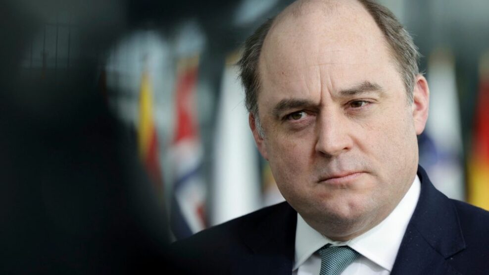 Ο Γουάλας προειδοποιεί: