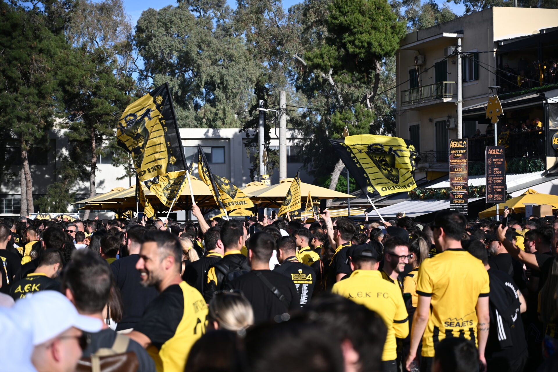 Νέα Φιλαδέλφεια: Απονομή και φιέστα της ΑΕΚ για το 14ο πρωτάθλημα στην ιστορία της