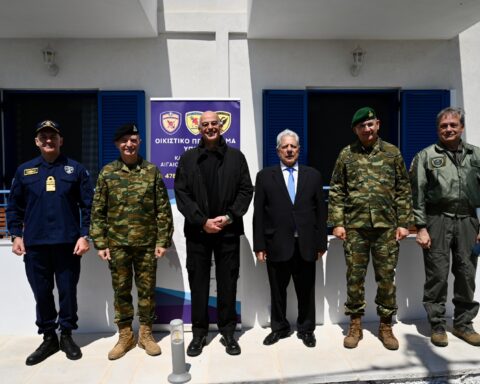 Αυστηρό μήνυμα Δένδια για το ουκρανικό drone