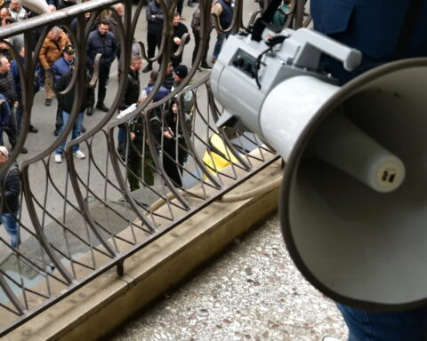 Πανελλαδική απεργία την Τετάρτη στο δημόσιο