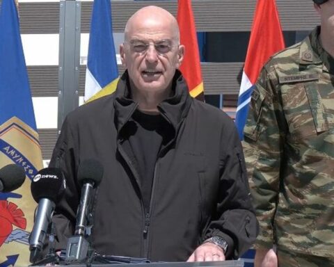 Αυστηρό μήνυμα Δένδια για το ουκρανικό drone