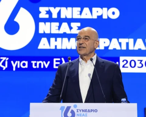 Δένδιας