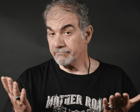 Δημήτρης Σταρόβας