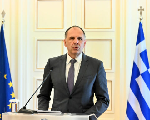 Γεραπετρίτης για Στενά του Ορμούζ