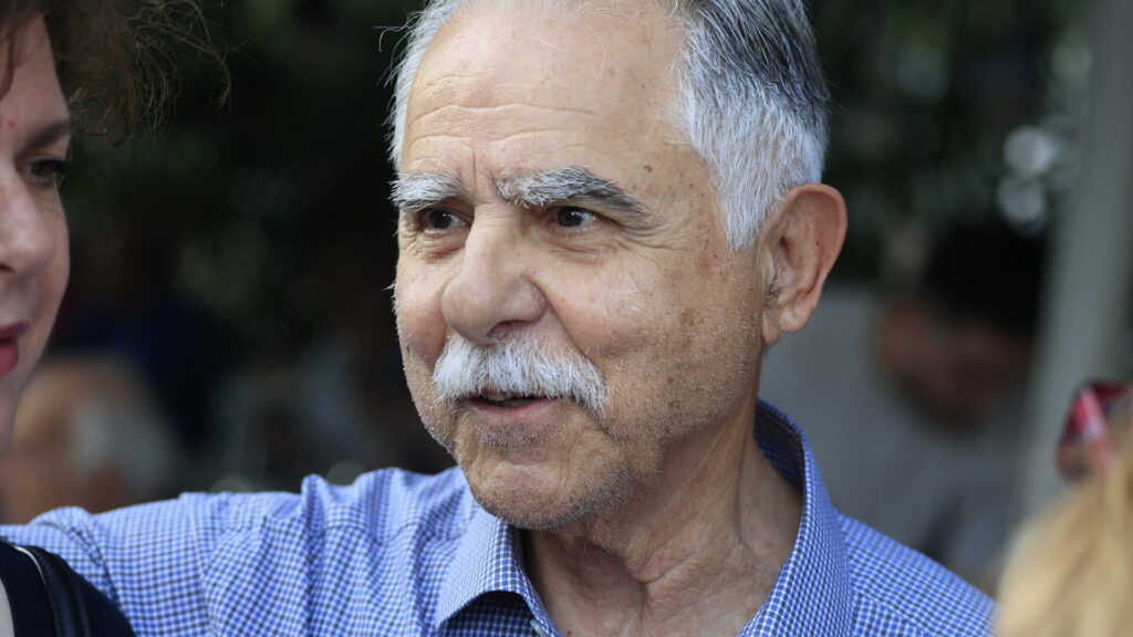 Ποιοι δίνουν το