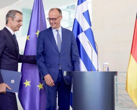 Μερτς σε Μητσοτάκη
