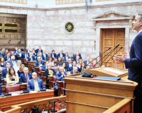Αναθεώρηση κατά αγκυλώσεων