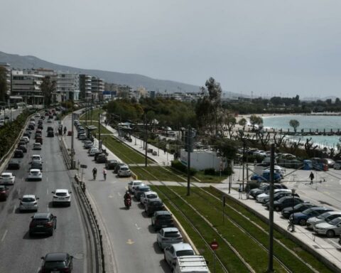 Έντονη οσμή στα Νότια Προάστια: Από πού προήλθε – Τι λέει ο Σαρηγιάννης
