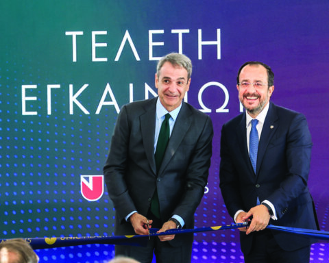 Αναθεώρηση του άρθρου 16 και πάνω από 10 μη κρατικά ΑΕΙ