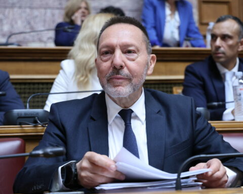 Ανανεώθηκε για τρίτη φορά η θητεία Στουρνάρα