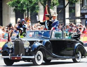 O βασιλιάς Φίλιππος στη συλλεκτική του Rolls Royce Phantom