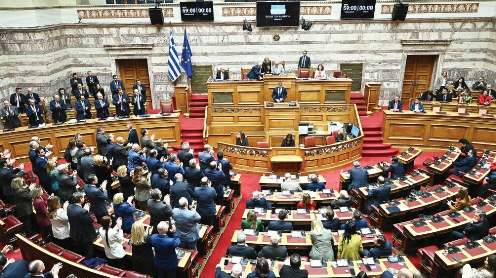 Ο πολιτικός-παιδί του λαού ένα ξεπερασμένο μελό