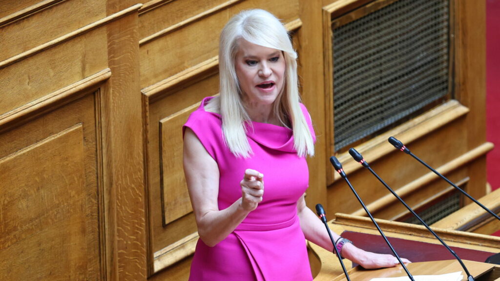 Θεοδώρα Τζάκρη