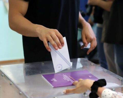 Δημοσκόπηση Real Polls