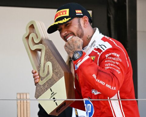 Ο Χάμιλτον πέτυχε την πρώτη του νίκη με τη Ferrari