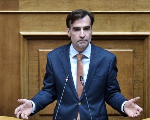 Νέα αποχώρηση από το κόμμα Κασσελάκη