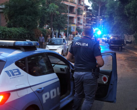 Ιταλία: Πυρπόλησαν βαν