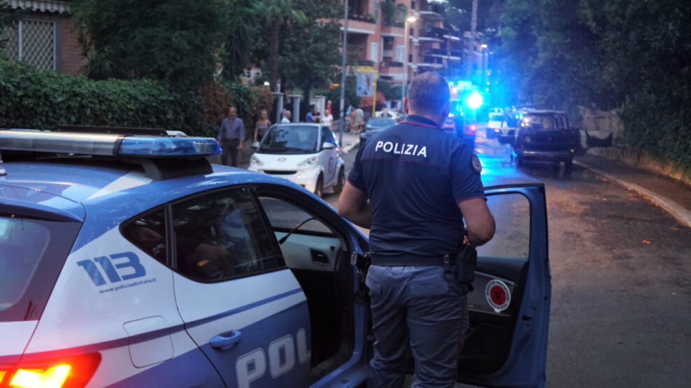 Ιταλία: Πυρπόλησαν βαν