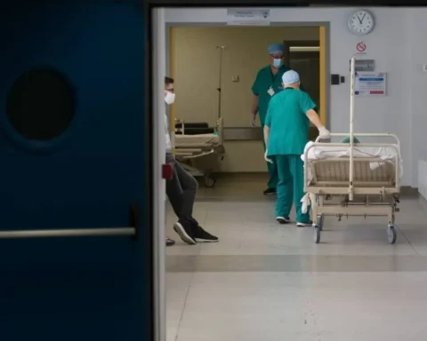 Νέα Σμύρνη: Μαχαίρωσαν 13χρονο έξω από δημοτικό σχολείο