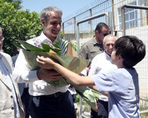 Αποκρούει την ακρίβεια