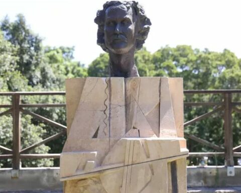 Προτομή Ξυλούρη