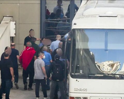 ΟΠΕΚΕΠΕ: Ελεύθεροι με περιοριστικούς όρους