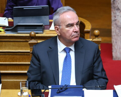 Παπαθανάσης Ανακαινίζω