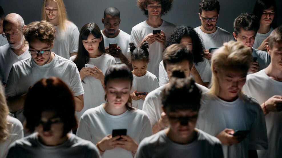 social media ανήλικοι