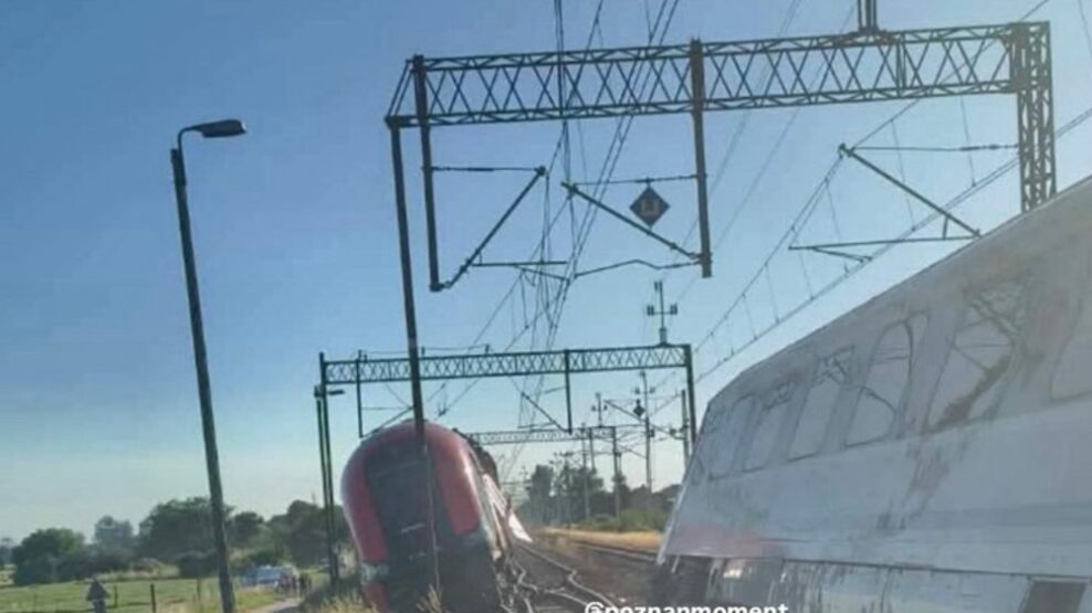 Σύγκρουση τρένων στην Πολωνία - Αναφορές για τραυματίες (Βίντεο)