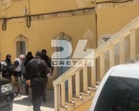 Σταυρούλα