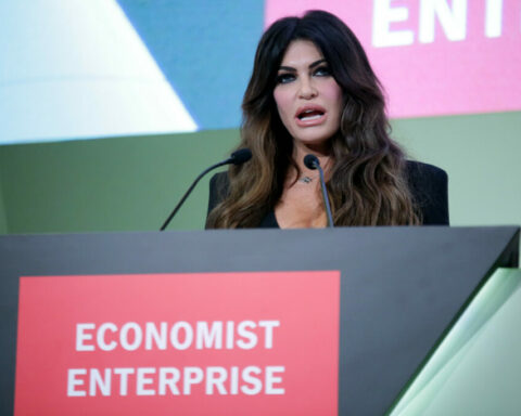 Γκίλφοϊλ στο συνέδριο του Economist