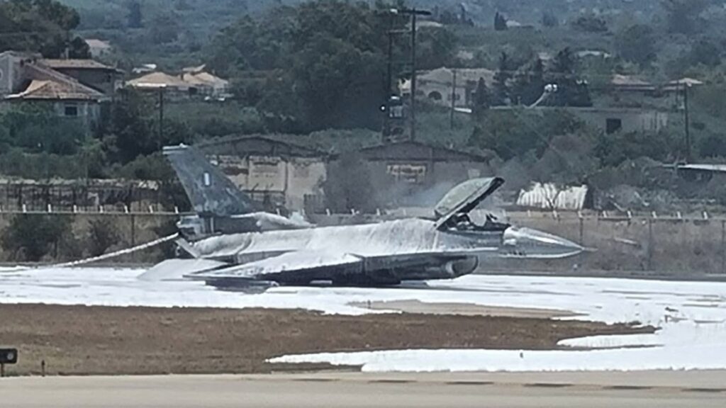 Αναγκαστική προσγείωση F-16 στη Ζάκυνθο