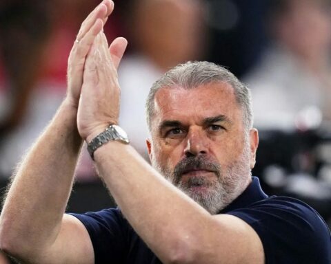 Αλ Νασρ Άγγελος Ποστέκογλου