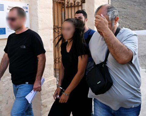 Σύρος: Ποινική δίωξη