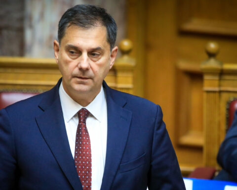 Χάρης Θεοχάρης εξωστρέφεια