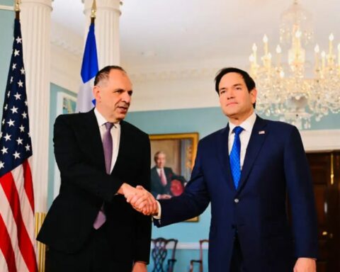Τηλεφωνική επικοινωνία Γεραπετρίτη – Ρούμπιο