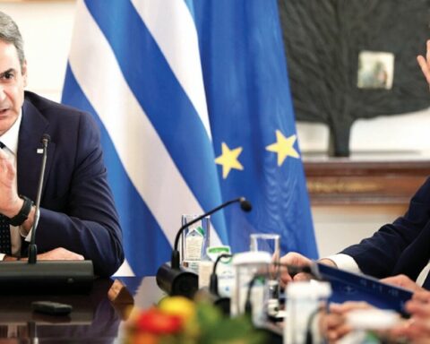Ανεβάζει στροφές το Μαξίµου