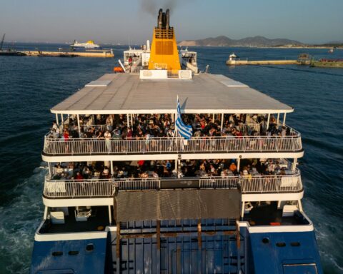 ΠΛΟΙΟ ΕΠΙΒΑΤΕΣ ΚΑΛΟΚΙΑΡΙΝΕΣ ΔΙΑΚΟΠΕΣ