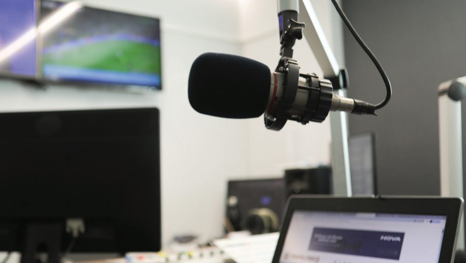Παραπολιτικά 90.1 FM