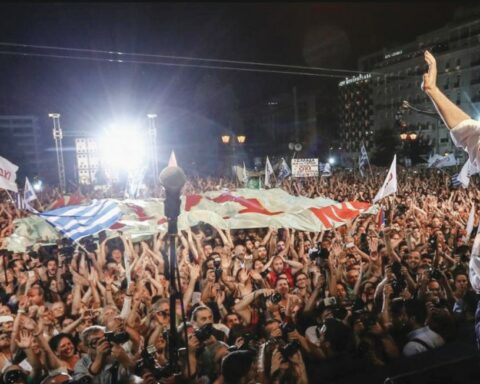 Οι πολιτικοί καύσωνες του Αυγούστου
