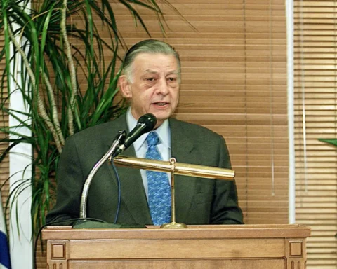 Θλίψη στον πολιτικό κόσμο