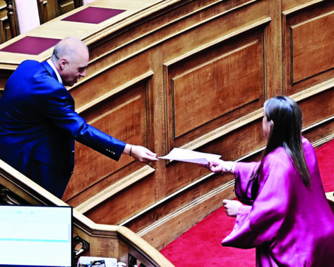 Βελόπουλος Κωνσταντοπούλου