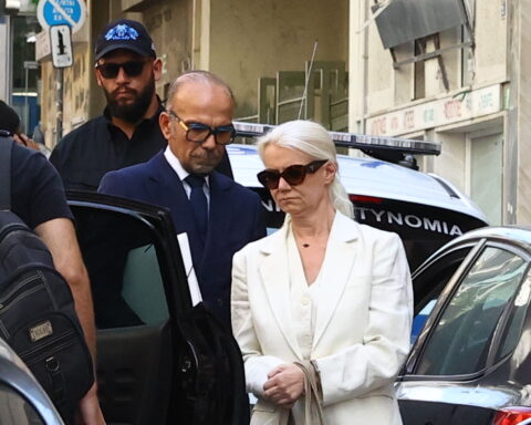 ΜΑΖΩΝΑΚΗΣ ΓΙΑΤΡΟΙ
