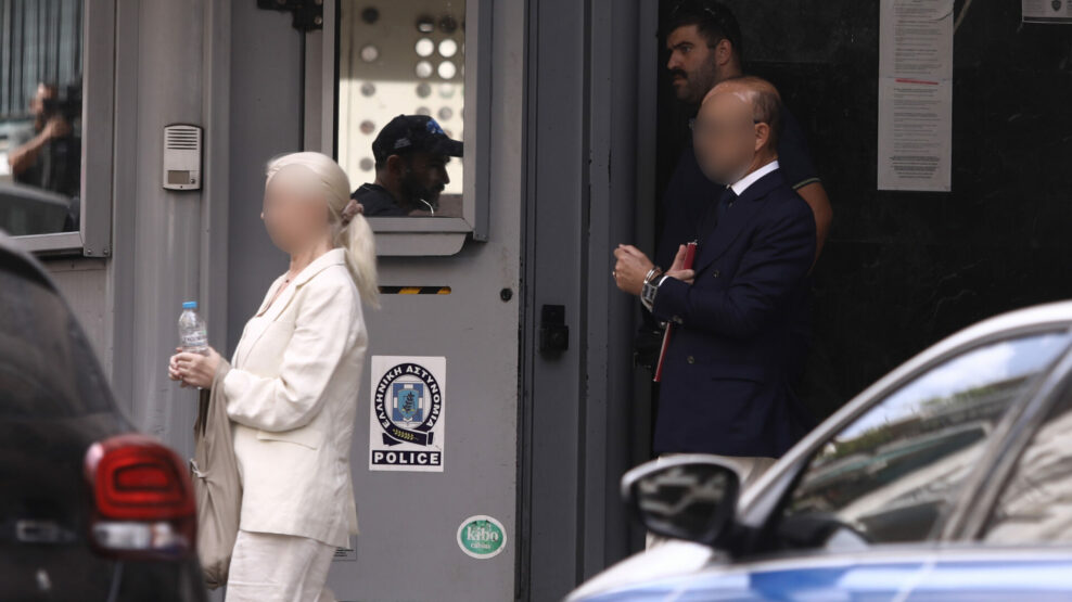 Νοσηλεύτρια Μαζωνάκης
