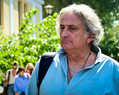 Μαζωνάκης υπνοθεραπευτής