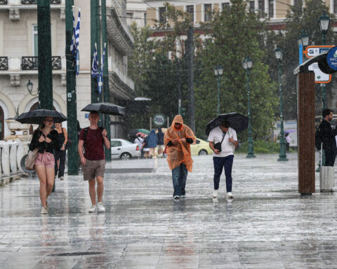 Καιρός: Επικαιροποιήθηκε το έκτακτο δελτίο της ΕΜΥ